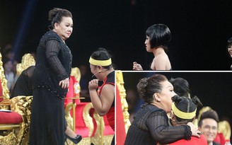 Cười xuyên Việt: ‘Bản sao’ của NSND Ngọc Giàu ‘hạ nhục’ Én Bạc 2015