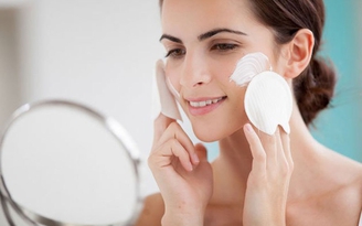 Bí quyết chăm sóc da hiệu quả cho người bị mụn đầu đen
