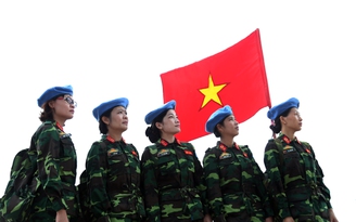 Ngày Phụ nữ Việt Nam 20.10: Những cô gái hòa bình