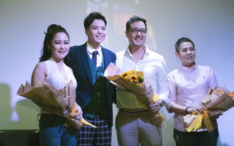Trịnh Thăng Bình ra mắt album mới bằng USB đầu tiên của làng nhạc Việt