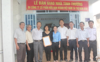 Công ty Vedan Việt Nam trao tặng 25 nhà tình thương cho người nghèo năm 2016