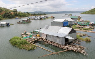 Lênh đênh làng chài trên cao nguyên