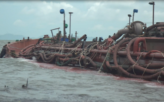 'Cát tặc' vẫn rầm rộ vươn vòi: Hợp thức hóa cát lậu
