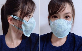 Người mẫu tái chế áo ngực thành khẩu trang chống Covid-19