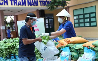 Sài Gòn giãn cách nhưng không… xa cách: Trả ơn thành phố đã nuôi sống mình