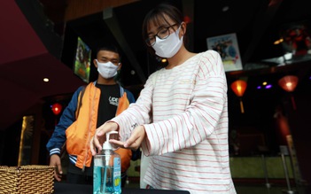 Chuyên gia đánh giá sân bay Tân Sơn Nhất thiếu nước khử khuẩn