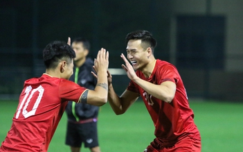Đội tuyển Việt Nam tìm lại nụ cười, HLV Troussier chốt phương án đấu đội Uzbekistan