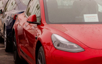 Lãnh án tù vì bày đủ trò lừa chiếm 5 ô tô mới tinh từ Tesla
