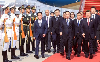 Chủ tịch nước đến Bắc Kinh, bắt đầu tham dự Diễn đàn Vành đai và Con đường