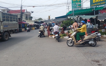 Buôn bán lấn đường