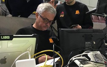 AS Roma bại trận trước Inter Milan, HLV Mourinho ngán ngẩm trọng tài