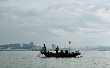 Quảng Ninh: Lật thuyền trên vịnh Hạ Long 2 vợ chồng tử nạn