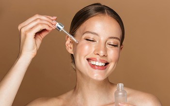 Top 10 serum Retinol làm mờ nếp nhăn chống lão hóa mà không bong tróc, kích ứng