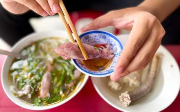 Độc, lạ bánh canh mực câu tươi sống ở Đà Nẵng