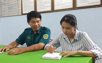Những người trẻ viết đơn tình nguyện tham gia nghĩa vụ quân sự