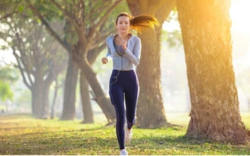 Ngày mới với tin tức sức khỏe: Chạy bộ 75 phút/tuần giúp tăng tuổi thọ nhiều năm