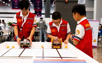 Đội học sinh Việt Nam đoạt nhiều giải cao tại cuộc thi robot số một thế giới