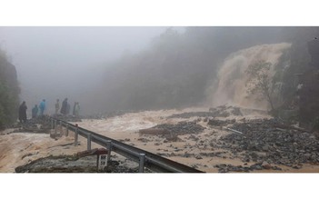 Khánh Hòa: Đèo Khánh Lê sạt lở, đường nối Nha Trang - Đà Lạt bị chia cắt