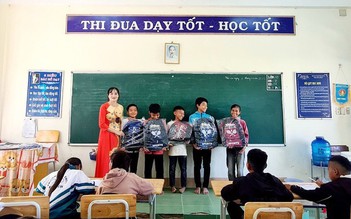 Cô giáo làm việc tốt để trả ơn đời