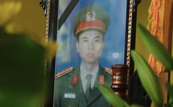 Truy thăng cấp hàm cho thượng úy hy sinh khi bắt nghi phạm mua ma túy