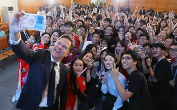 Thủ tướng Hà Lan giao lưu với học sinh Trường THPT chuyên Hà Nội - Amsterdam