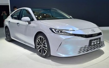 Toyota Camry 2025 phiên bản 'lạ' xuất hiện tại châu Á