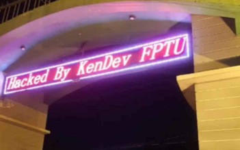 Bảng LED Trường đại học Nông Lâm TP.HCM xuất hiện dòng chữ lạ