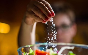 Hạn chế ăn muối không chỉ kiểm soát huyết áp, mà còn mang lại nhiều lợi ích