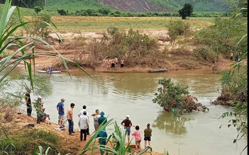 Phú Yên: Lội qua sông đi làm, người đàn ông bị nước cuốn mất tích