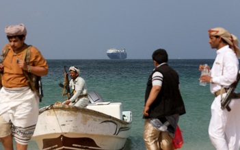Các hãng vận tải tránh kênh đào Suez sau cảnh báo mới nhất từ Houthi