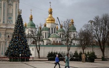 Người Ukraine lần đầu đón Giáng sinh vào ngày 25.12