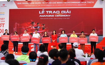 Các nữ runner Việt Nam vượt trội trong giải marathon quốc tế TP.HCM Techcombank mùa 6
