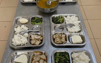 Làm rõ trách nhiệm của nhà trường khi nhiều học sinh nhập viện sau bữa ăn