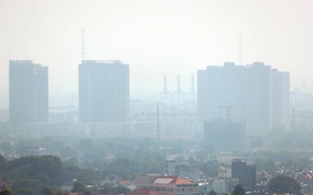 Không khí ngầu đục tại TP.HCM: Sương mù hay ô nhiễm?
