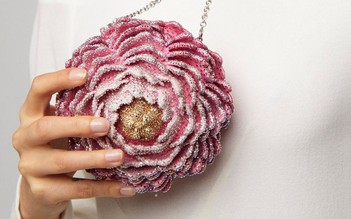 Đi tiệc đừng mang túi, hãy chọn clutch đính đá khẳng định đẳng cấp thời trang