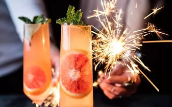 Tăng cảm xúc với ly cocktail sắc màu tận hưởng khoảnh khắc đặc biệt của năm