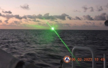 Mỹ ủng hộ Philippines trong vụ tàu hải cảnh Trung Quốc chiếu tia laser ở Biển Đông