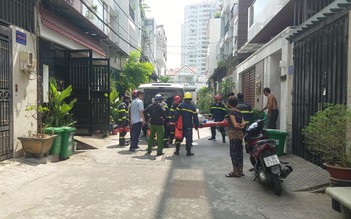 TP.HCM: Cảnh sát kịp cứu người đàn ông bị điện giật ngã cầu thang
