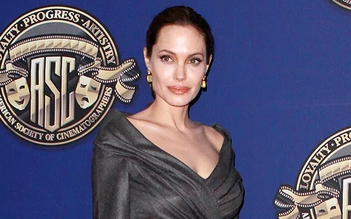 Angelina Jolie tiết lộ cảm xúc sau phẫu thuật cắt bỏ cả hai bên ngực 
