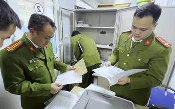 Khám xét khẩn cấp văn phòng của Phó giám đốc trung tâm đăng kiểm ở Lào Cai