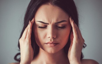 Đau nửa đầu bên phải cảnh báo điều gì?