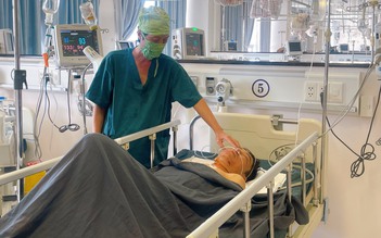 An Giang: Kích hoạt 'báo động đỏ' cứu sống bệnh nhân bị kính cắt ngang cổ