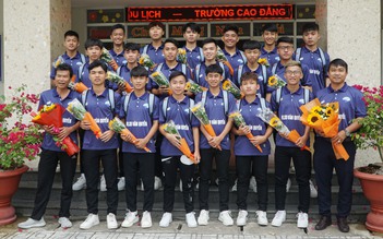 Lễ xuất quân đầy khí thế của đội bóng Cao đẳng Du lịch Nha Trang
