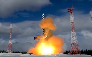 Nga phóng thử tên lửa Satan II khi ông Biden thăm Ukraine?