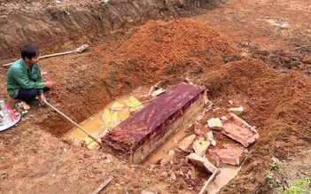 Đào móng xây nhà, phát hiện ngôi mộ trong quan ngoài quách