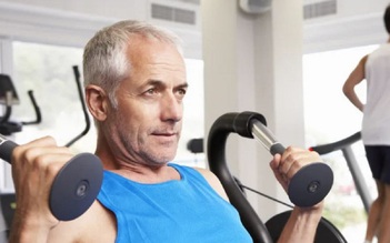 4 thói quen tuổi 50 tuổi cần tránh khi tập thể dục