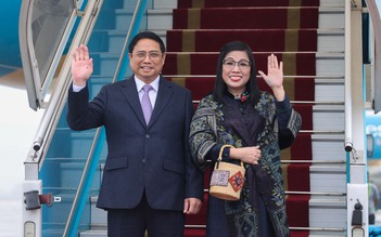 Thủ tướng và phu nhân rời Hà Nội, bắt đầu thăm chính thức Singapore và Brunei