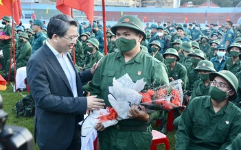 Hàng ngàn thanh niên Khánh Hòa lên đường nhập ngũ