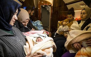 Tổng thống Thổ Nhĩ Kỳ dành chuyên cơ chở 16 trẻ sơ sinh từ vùng động đất