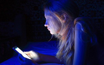 Ngủ tắt đèn hay bật đèn tốt cho tuổi thọ hơn?